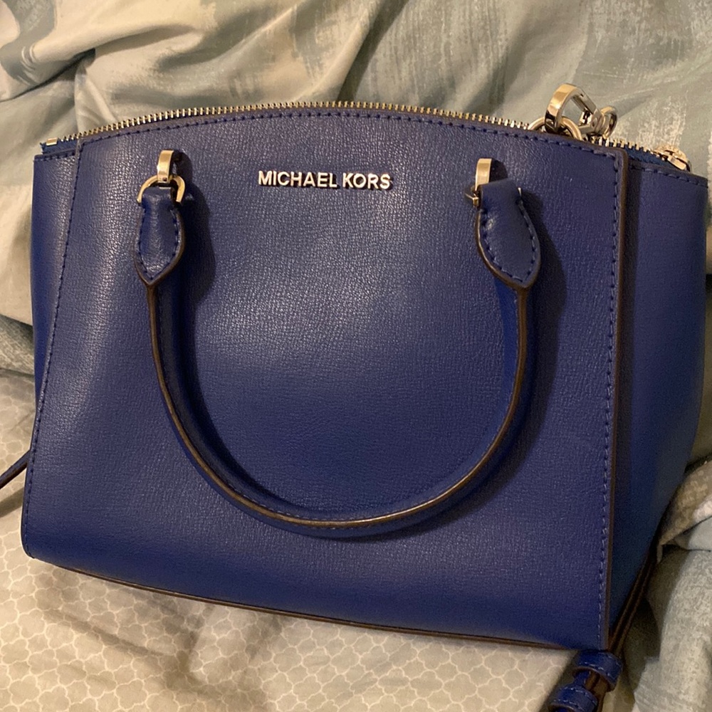 NWOT Authentic Michael Kors blue pocketbook